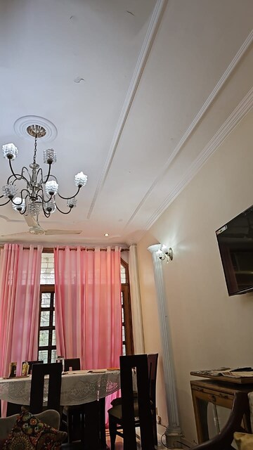 Furnished Amenities in 2 BHK Builder Floor at Chittaranjan Park – for Rent