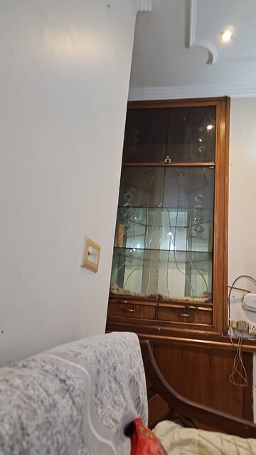 Furnished Amenities in 2 BHK Builder Floor at Chittaranjan Park – for Rent