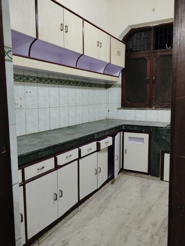 Kitchen in 2 BHK Builder Floor at Sector 16 – for Rent