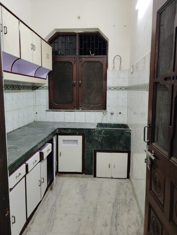 Kitchen in 2 BHK Builder Floor at Sector 16 – for Rent