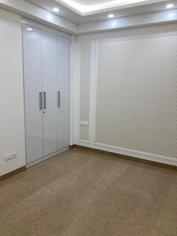 Room in 3 BHK Builder Floor at Ansal Sushant Lok I, Sector 43 – for Rent