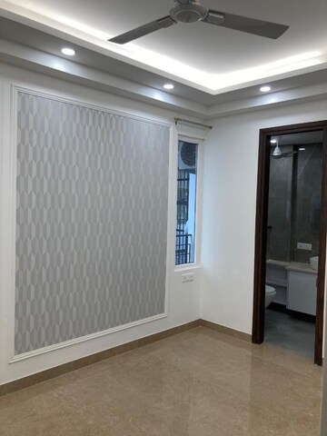Room in 3 BHK Builder Floor at Ansal Sushant Lok I, Sector 43 – for Rent