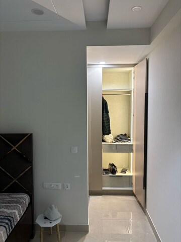 Furnished Amenities in 1 BHK Apartment at Sector 28 – for Rent