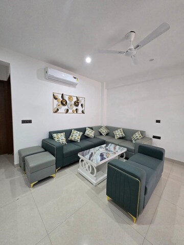 Master Bedroom in Studio Builder Floor at Unitech Infospace, Sector 21 – for Rent