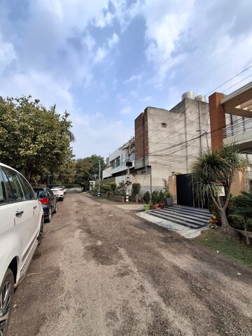 6+ BHK Independent House – Exterior View View at Ferozepur Road - for Sale