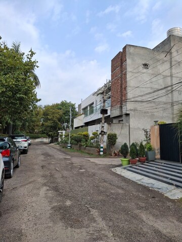 6+ BHK Independent House – Exterior View View at Ferozepur Road - for Sale