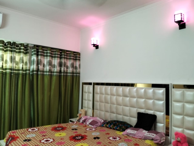 2 BHK + Servant Room Apartment For Sale in Gaur City 1st Avenue