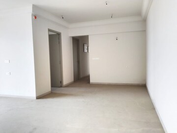 Room in 2.5 BHK Apartment at Hiranandani Fortune City, New Panvel – for Rent