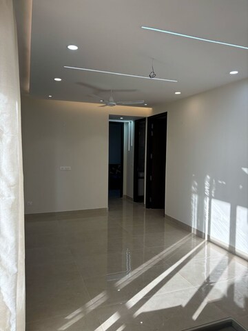 Room in 3 BHK Apartment at Sector 28 – for Rent