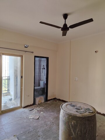 Room in 2 BHK Apartment at Futec Gateway, Sector 75 – for Rent