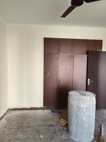 Room in 2 BHK Apartment at Futec Gateway, Sector 75 – for Rent