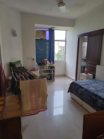 Living Room in 2 BHK Apartment at DLF Silver Oaks, Sector 26 – for Rent