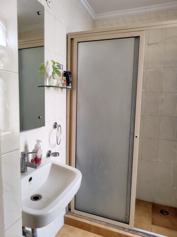 Bathroom in 2 BHK Apartment at DLF Silver Oaks, Sector 26 – for Rent