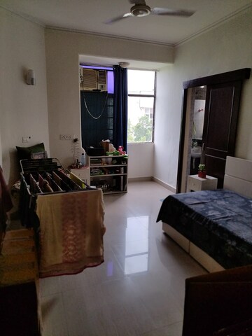Living Room in 2 BHK Apartment at DLF Silver Oaks, Sector 26 – for Rent