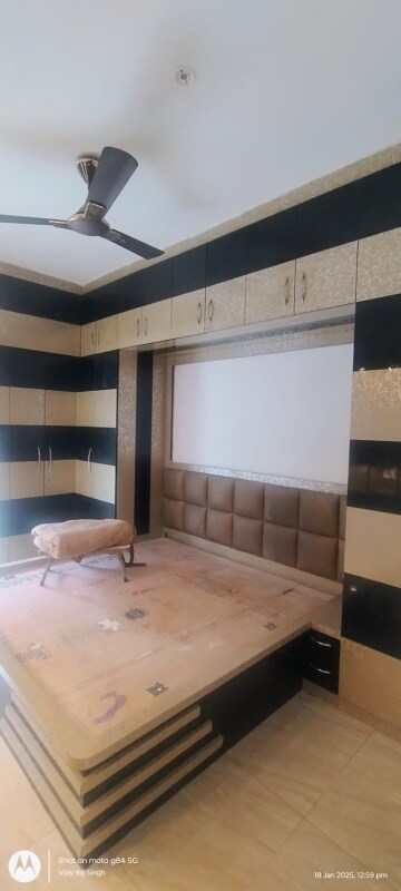 Room in 2 BHK Apartment at Gaur City 6th Avenue, Sector 4, Greater Noida – for Sale