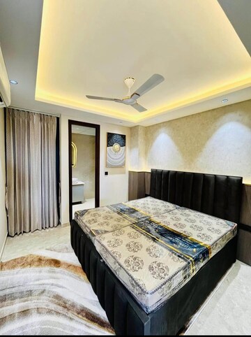 Bedroom in 2 BHK Builder Floor at Unitech Infospace, Sector 21 – for Rent