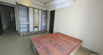 Room in 3 BHK Apartment at HDIL Metropolis Residences, Andheri West – for Rent