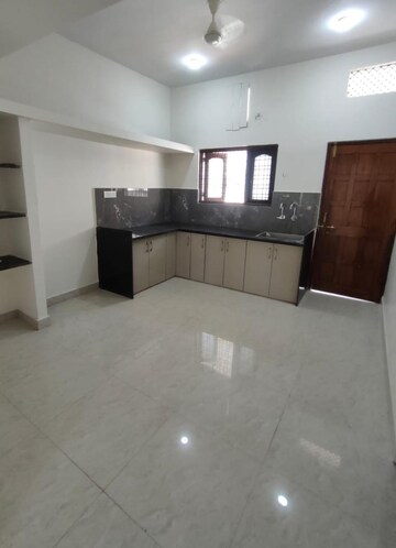 Living Room in 1 BHK Independent House at Saket – for Rent