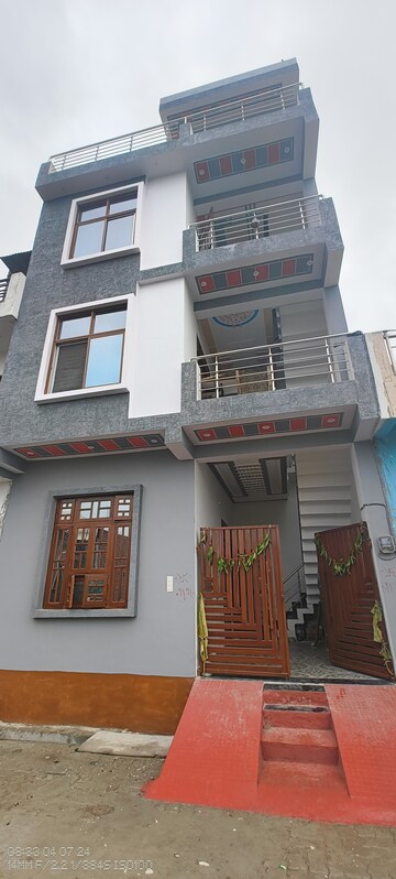 2 BHK Builder Floor For Rent in Gayatri Vihar Lucknow  8228752