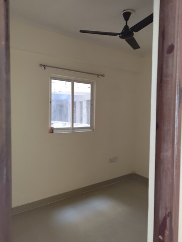 Room in 3.5 BHK Apartment at Futec Gateway, Sector 75 – for Rent