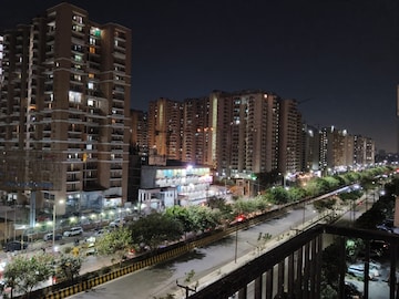 2 BHK Apartment For Rent in Gaur City 1st Avenue Sector 4, Greater Noida Greater Noida  8228916