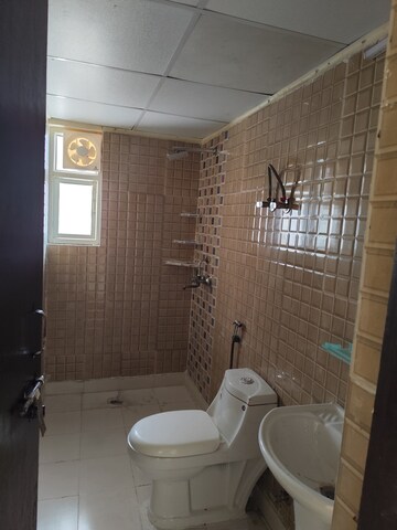 Bathroom in 3.5 BHK Apartment at Futec Gateway, Sector 75 – for Rent
