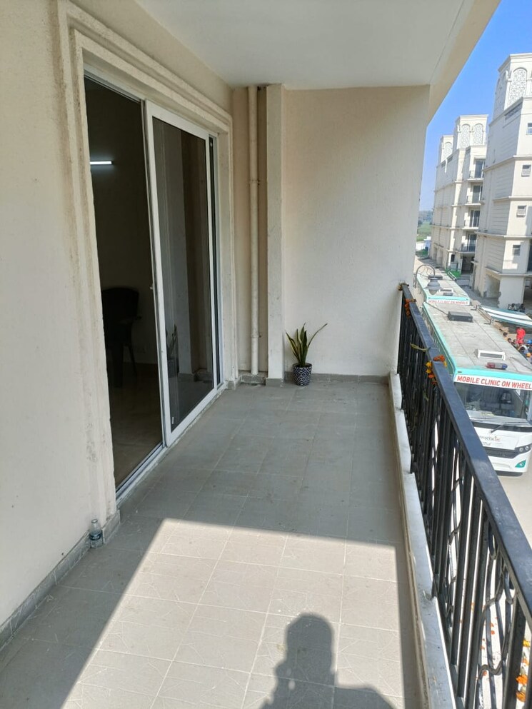 Balcony, sohna road 2 Bedroom 865 Sq.Ft. Apartment In Sohna Road Gurgaon 8228884