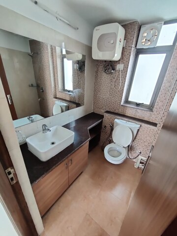 Master Bedroom in 3.5 BHK Apartment at Unitech The Residences Gurgaon, Sector 33 – for Rent