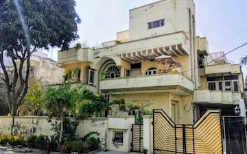 6+ BHK Independent House For Sale in Sector 16