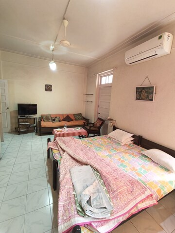 Bedroom in 2 BHK Apartment at Swastik Court, Colaba – for Sale
