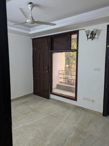 Room in 2 BHK Apartment at Amar Colony – for Rent