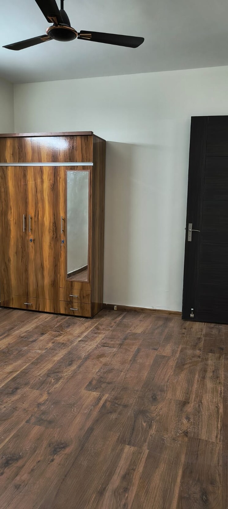 Room, signature-global-park-4-and-5 3 Bedroom 1120 Sq.Ft. Apartment In Sohna Sector 36 Gurgaon 8229115