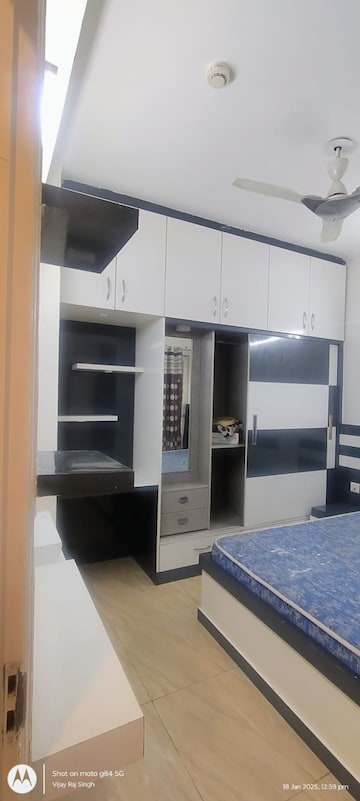 Master Bedroom in 2 BHK Apartment at Gaur City 2 - 14th Avenue, Sector 16c Greater Noida – for Rent