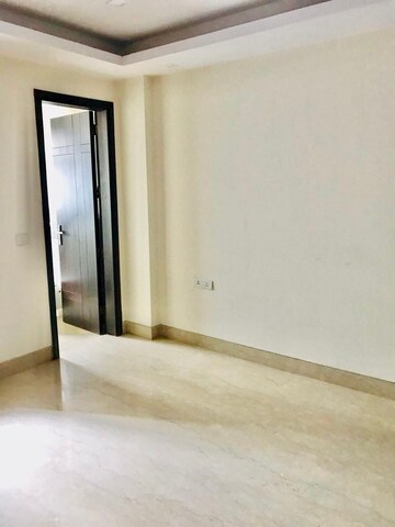 Room in 3 BHK Apartment at Safdarjang Enclave – for Rent