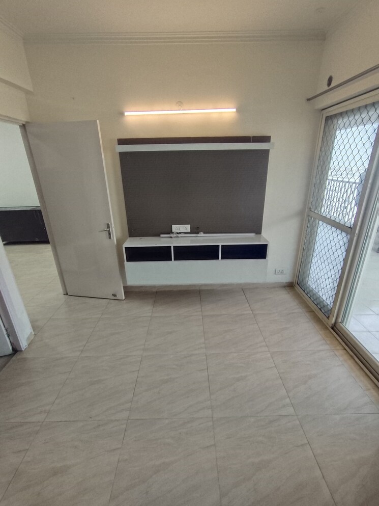 Room, gaur-city-2-14th-avenue 2 Bedroom 1040 Sq.Ft. Apartment In Sector 16c Greater Noida Greater Noida 8229366