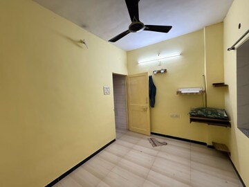 Room in 1 BHK Apartment at Seawoods – for Rent