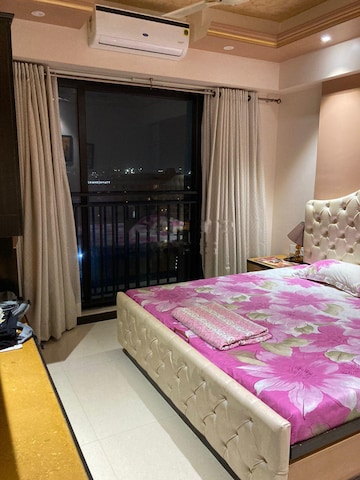 Bedroom in 2 BHK Apartment at Marathon Monte South, Byculla West – for Rent