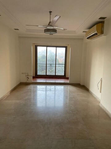 Room in 3 BHK Apartment at Lake Home, Powai – for Rent