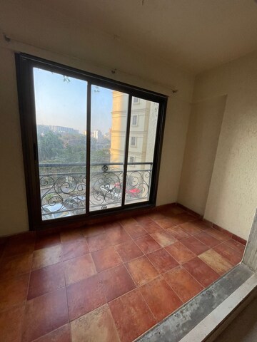 Room in 3 BHK Apartment at Lake Home, Powai – for Rent