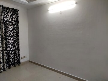 Room in 2 BHK Apartment at Penta Homes, Vip Road – for Rent