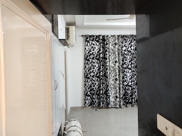 Room in 2 BHK Apartment at Penta Homes, Vip Road – for Rent
