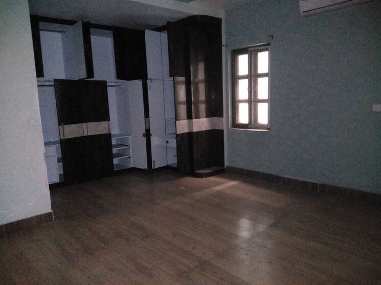 Room, shivalik nagar 4 Bedroom 5000 Sq.Ft. Villa In Shivalik Nagar Haridwar 8229459