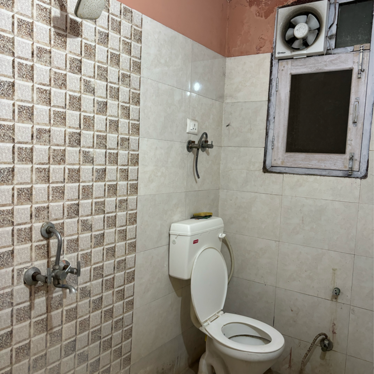 Bathroom, chattarpur 1 Bedroom 450 Sq.Ft. Builder Floor In Chattarpur Delhi 8229475