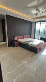4 BHK + Pooja Room,Servant Room,Study Room,Extra Room 400 Sq.Yd. Apartment in Dlf Phase 1 