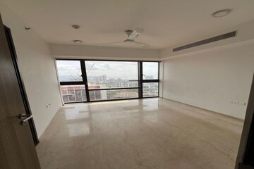 Room in 4 BHK Apartment at Lodha The Park, Worli – for Rent