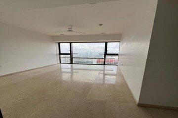 Room in 4 BHK Apartment at Lodha The Park, Worli – for Rent