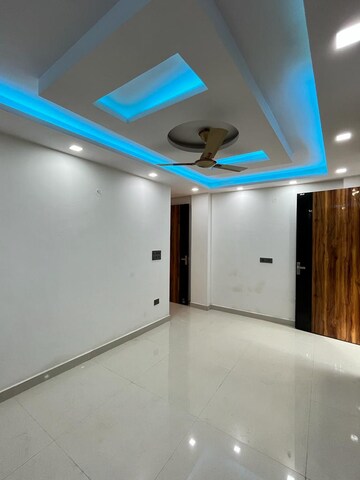 Furnished Amenities in 3 BHK Builder Floor at Govindpuri – for Sale