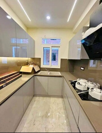 Kitchen in 1 BHK Builder Floor at Unitech Infospace, Sector 21 – for Rent