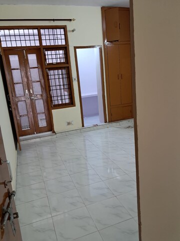 Room in 2 BHK Independent House at Gomti Nagar – for Rent