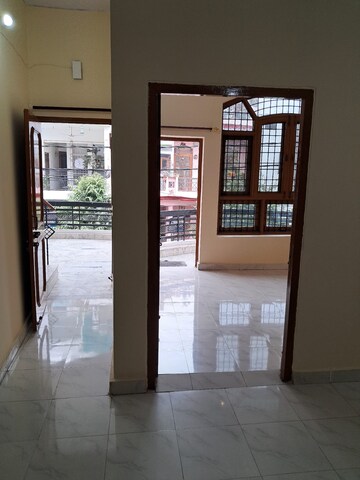 Room in 2 BHK Independent House at Gomti Nagar – for Rent